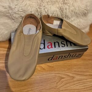 Tan leather jazz shoes